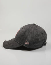 GORRA NEW ERA FEMALE LEAGUE ESSENTIAL 9FORTY en color Gris