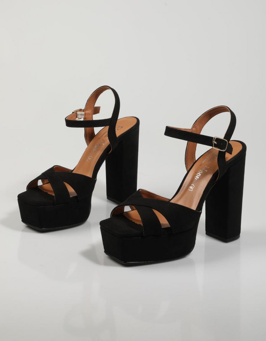 SANDALIAS REBECCA HOPE 2305 en color Negro