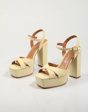 SANDALIAS REBECCA HOPE 2305 en color Amarillo