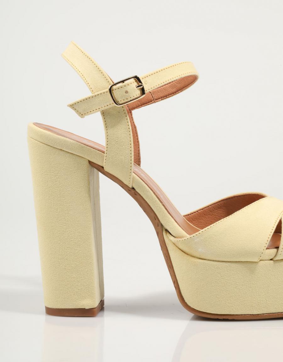 SANDALIAS REBECCA HOPE 2305 en color Amarillo