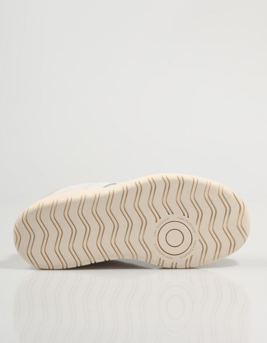 ZAPATILLAS NEW BALANCE CT en color Blanco