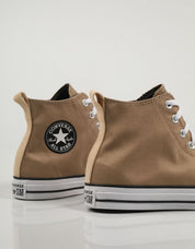 ZAPATILLAS CONVERSE CHUCK en color Beige