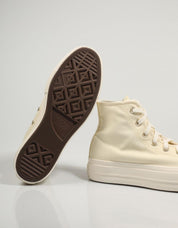 ZAPATILLAS CONVERSE CHUCK en color Hielo