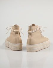 ZAPATILLAS CONVERSE CHUCK en color Beige