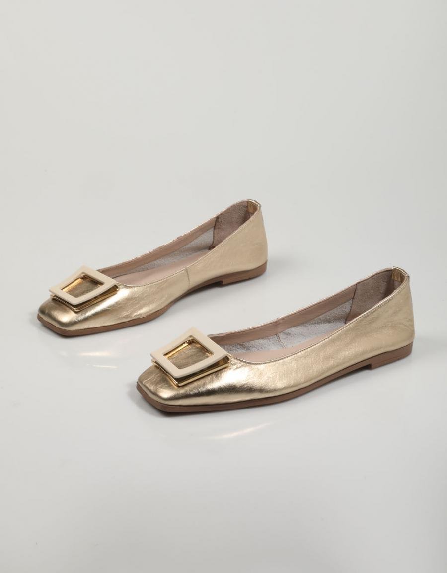 ZAPATOS VESTIR TOP 3 23354 en color Oro