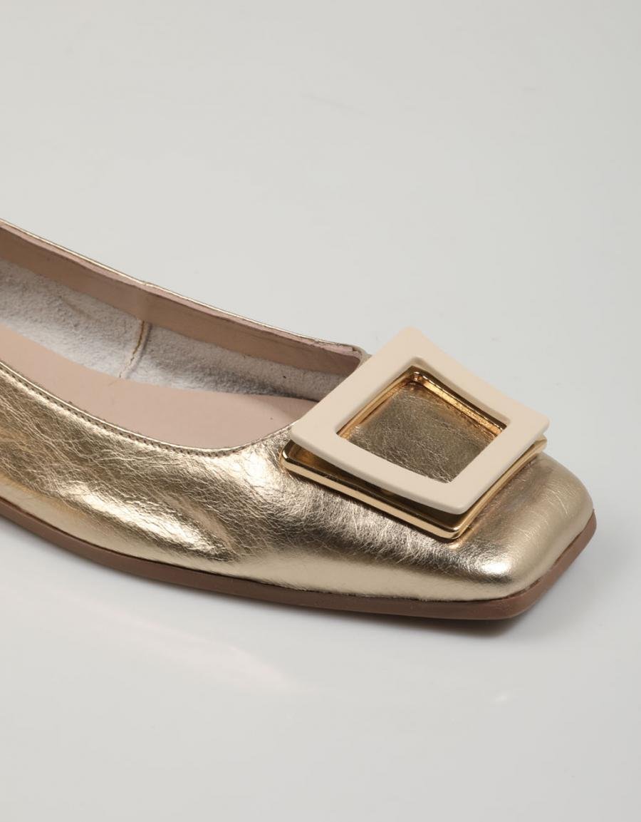 ZAPATOS VESTIR TOP 3 23354 en color Oro