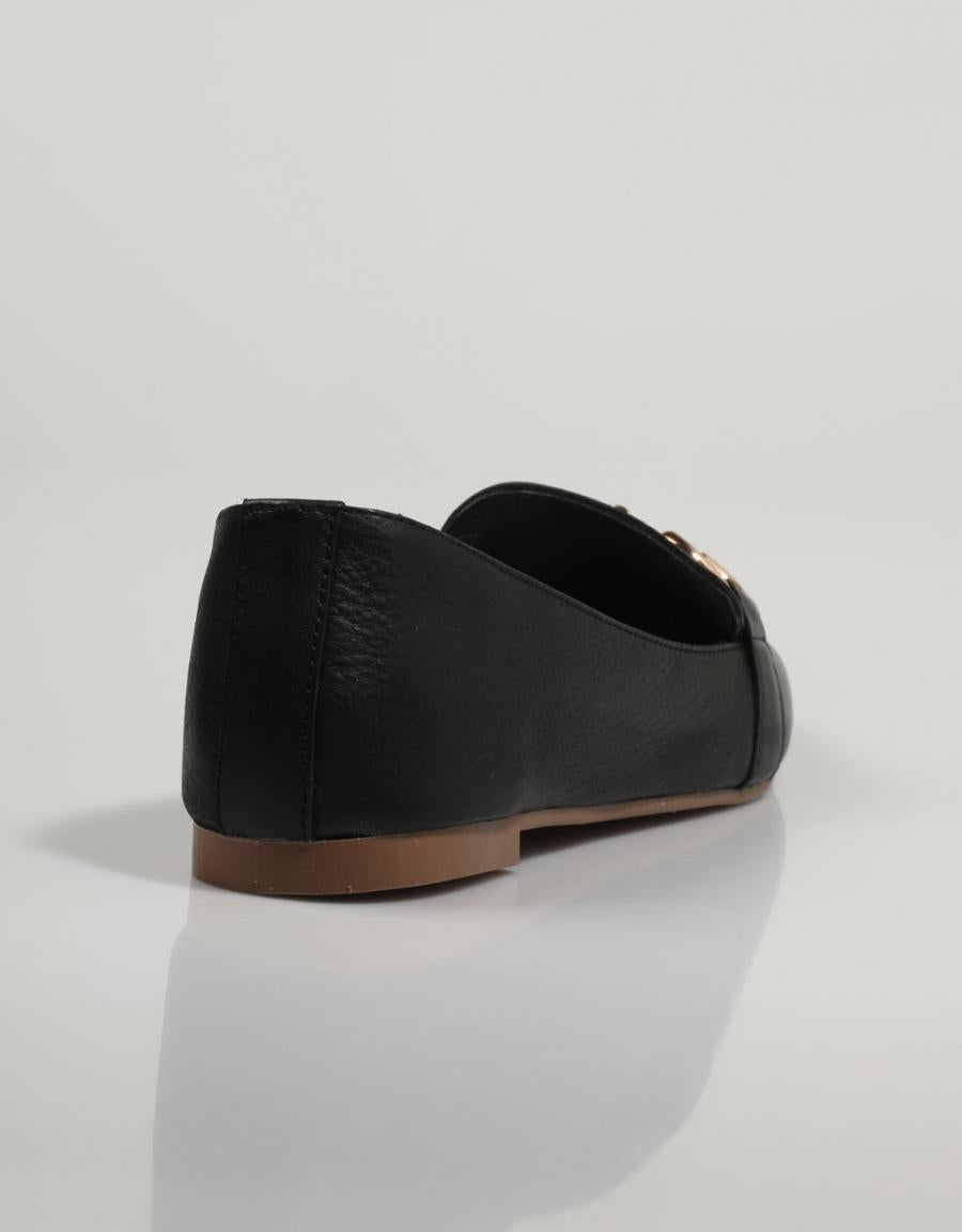 ZAPATOS SPORT TOP 3 23330 en color Negro