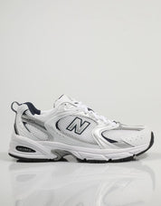 ZAPATILLAS NEW BALANCE MR530 en color Blanco