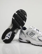 ZAPATILLAS NEW BALANCE MR530 en color Blanco