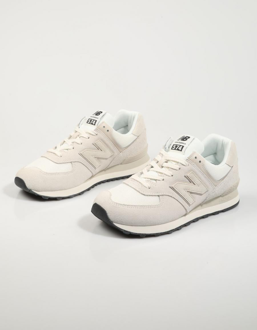ZAPATILLAS NEW BALANCE U574 en color Hielo