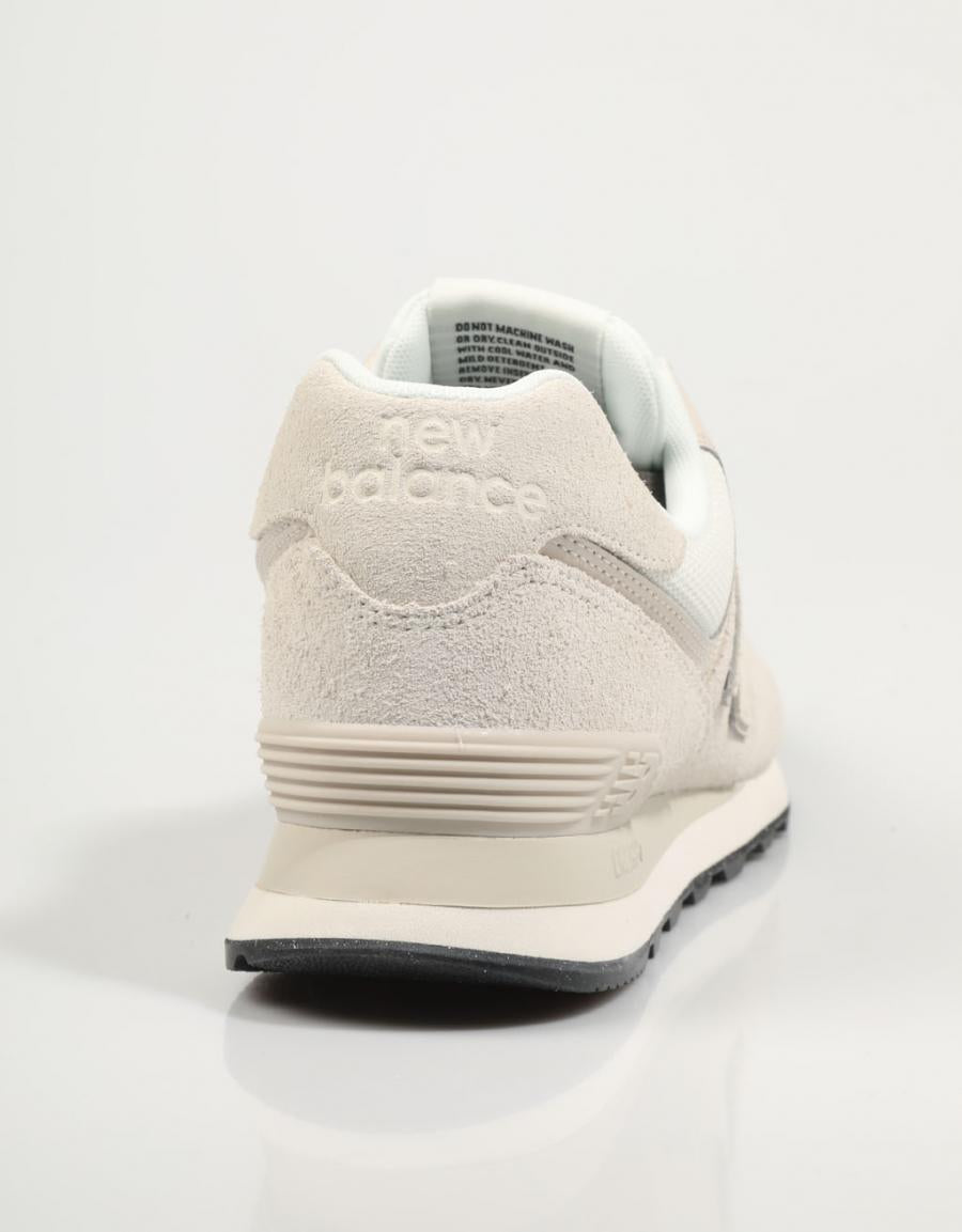 ZAPATILLAS NEW BALANCE U574 en color Hielo