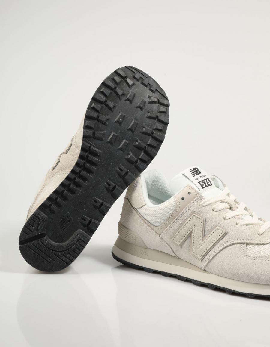 ZAPATILLAS NEW BALANCE U574 en color Hielo