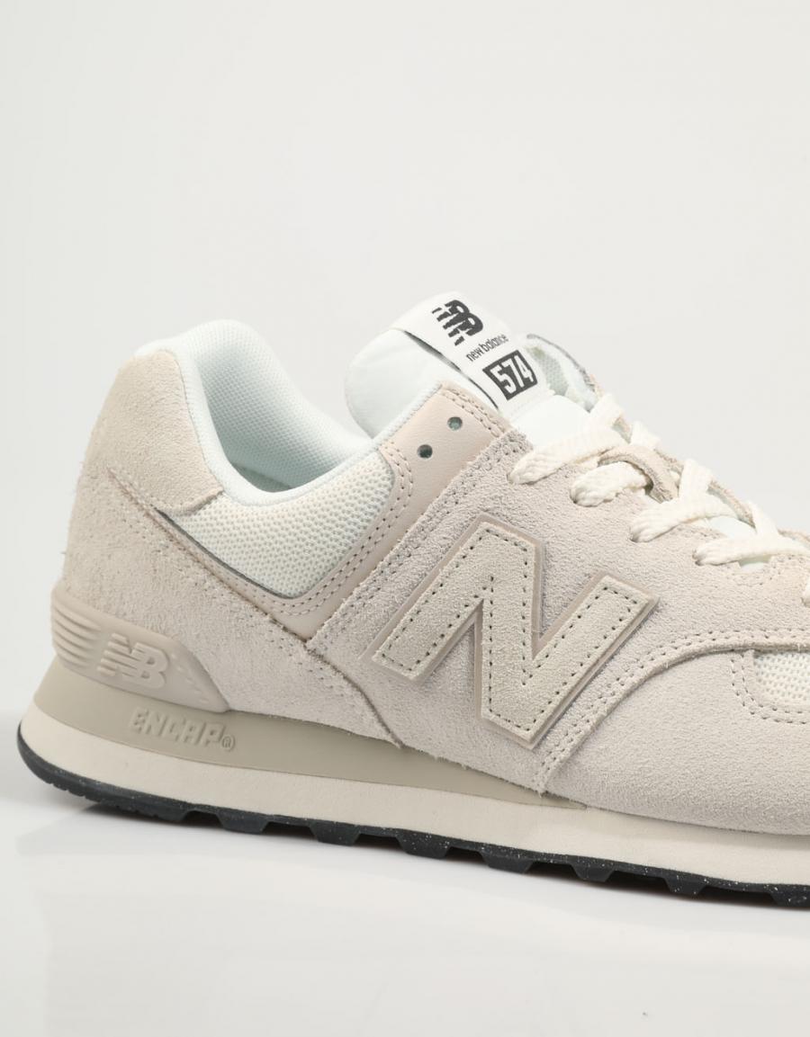 ZAPATILLAS NEW BALANCE U574 en color Hielo