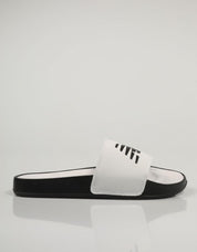 CHANCLAS NEW BALANCE SUF200 en color Hielo