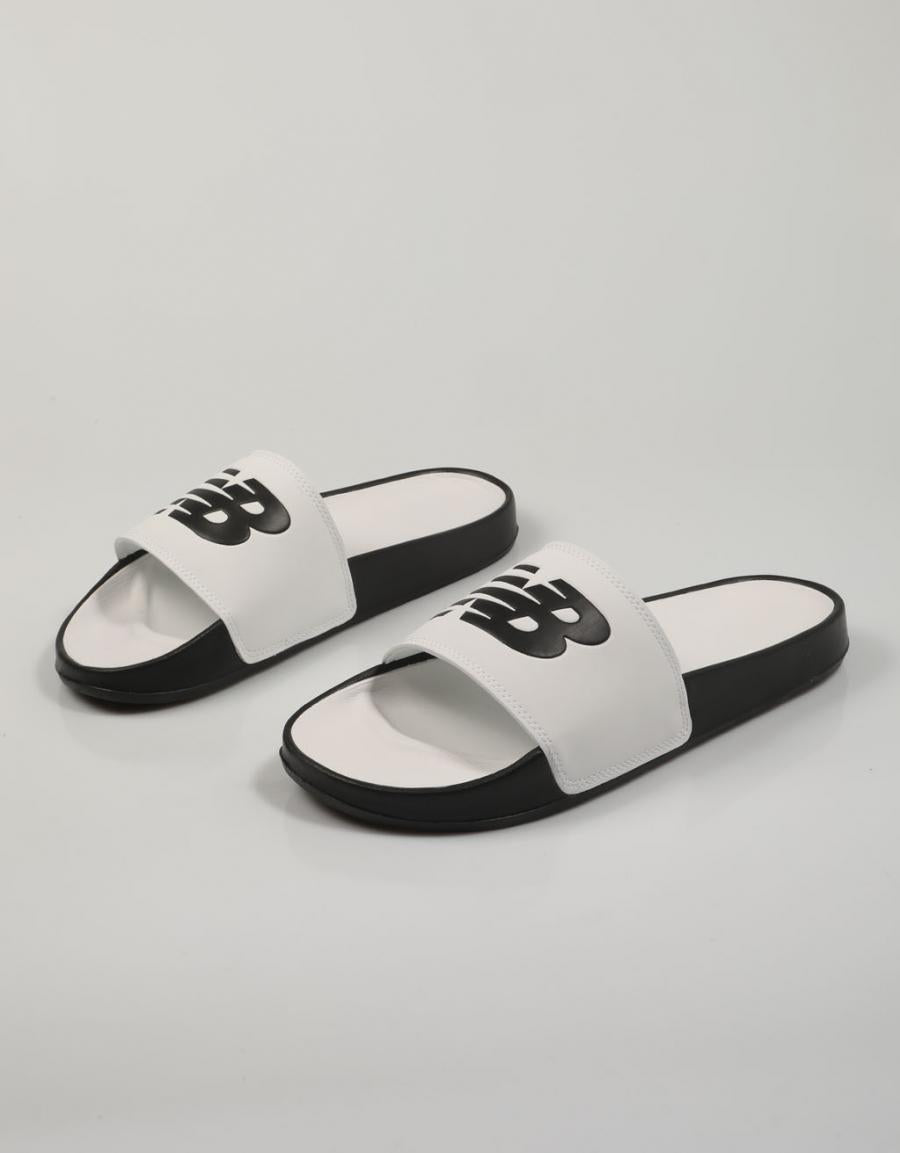 CHANCLAS NEW BALANCE SUF200 en color Hielo