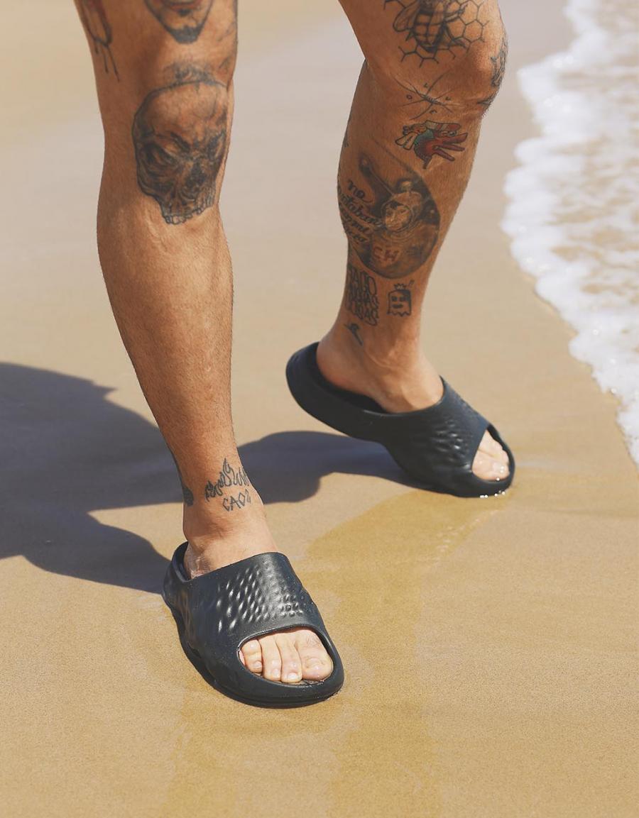 CHANCLAS NEW BALANCE SUFHU en color Negro