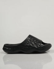 CHANCLAS NEW BALANCE SUFHU en color Negro