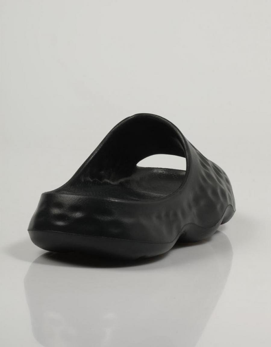 CHANCLAS NEW BALANCE SUFHU en color Negro