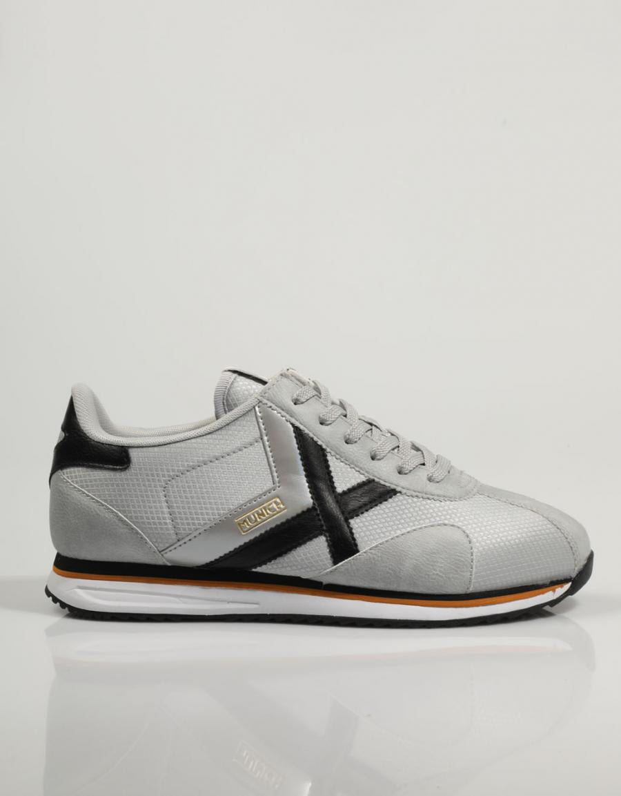 ZAPATILLAS MUNICH SAPPORO en color Plata