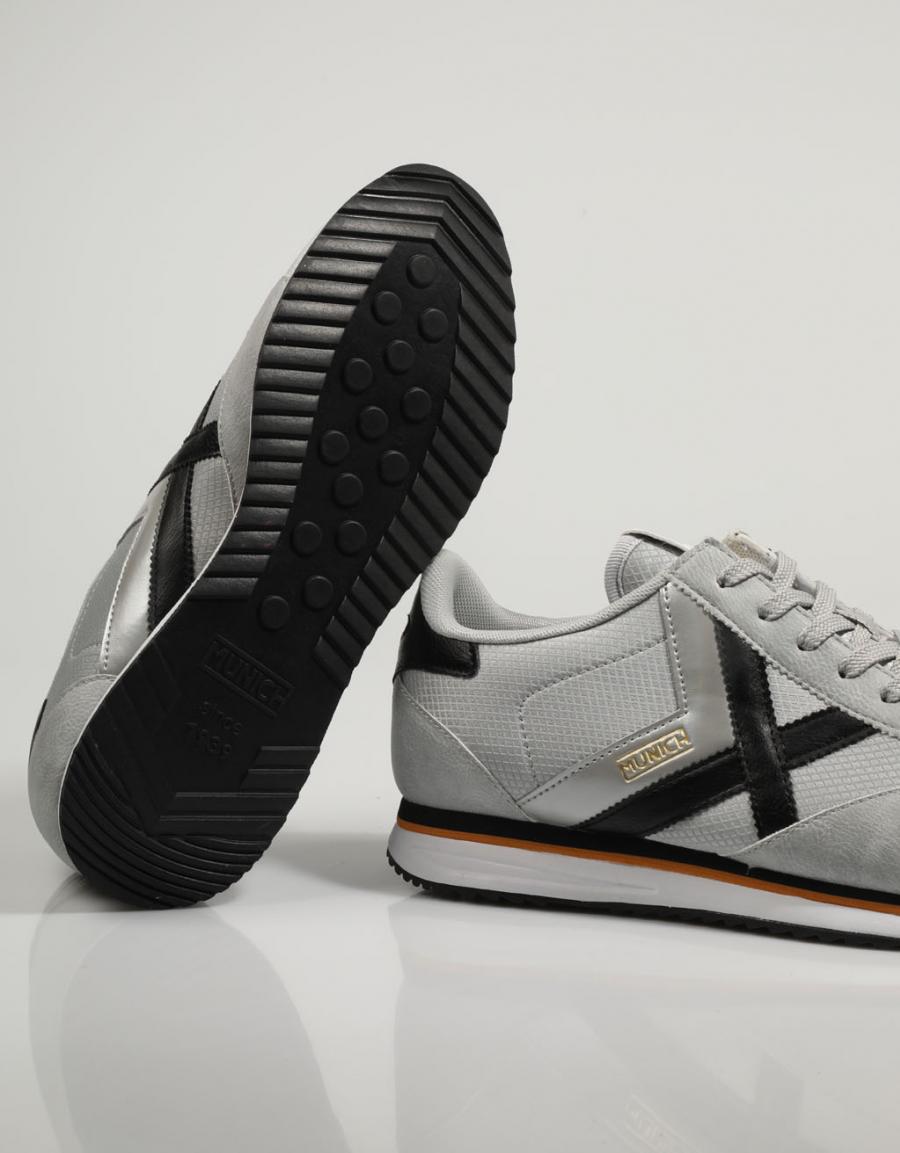 ZAPATILLAS MUNICH SAPPORO en color Plata