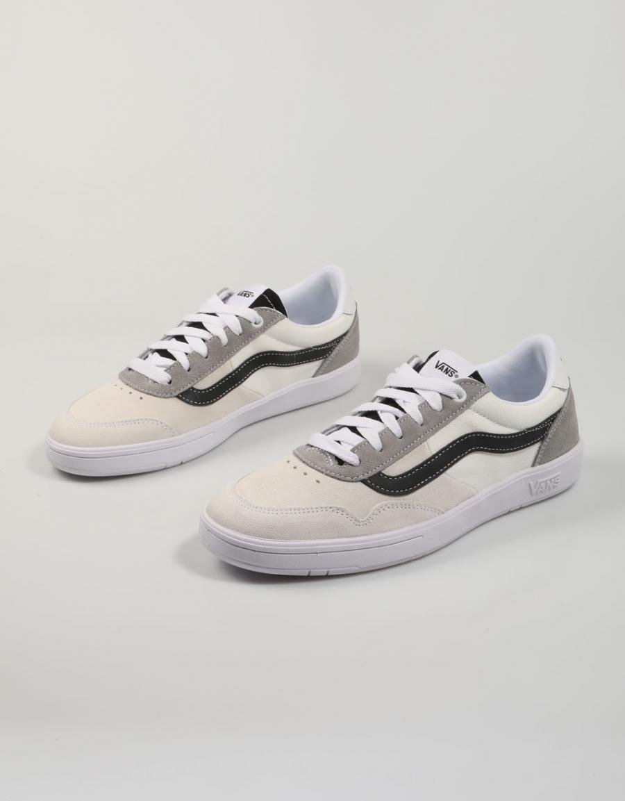 ZAPATILLAS VANS CRUZE en color Negro