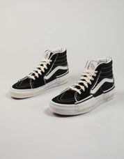 ZAPATILLAS VANS SK8 HI RECONSTRUCT en color Negro