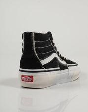 ZAPATILLAS VANS SK8 HI RECONSTRUCT en color Negro