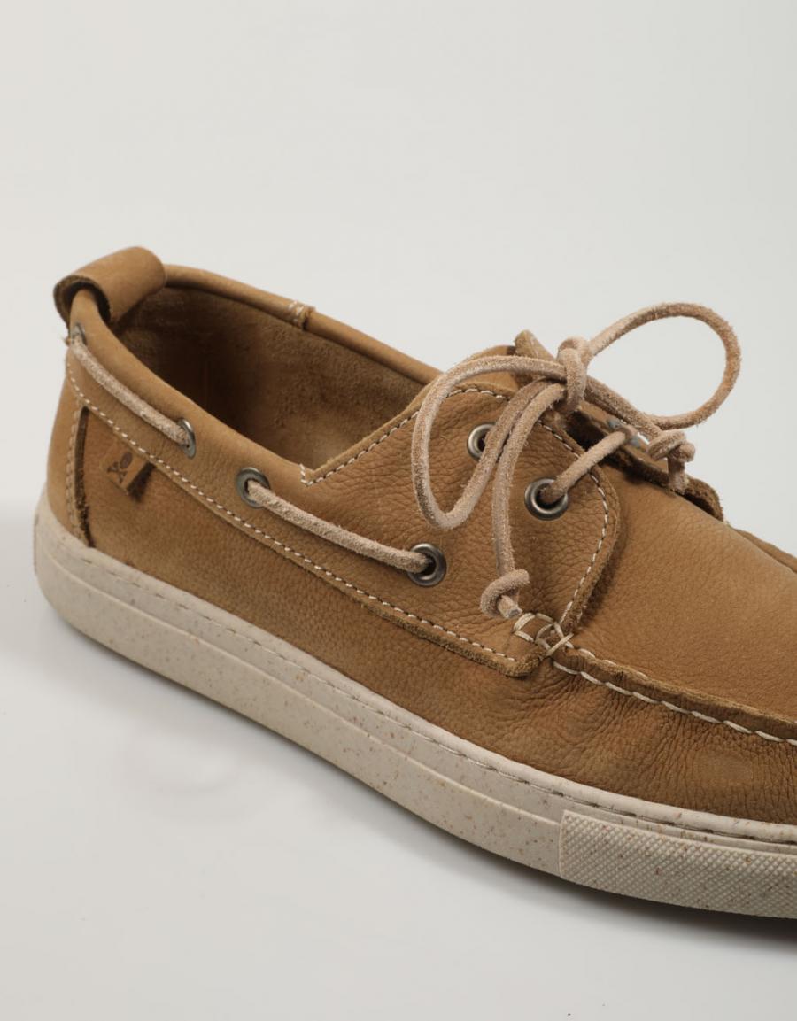 ZAPATOS SPORT SCALPERS VILA en color Beige