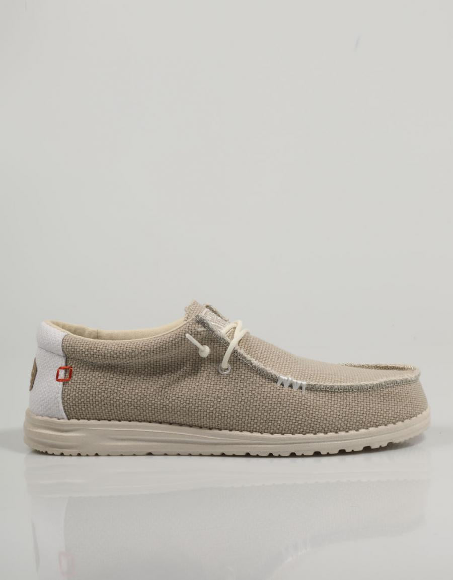 ZAPATOS SPORT DUDE WALLY en color Beige