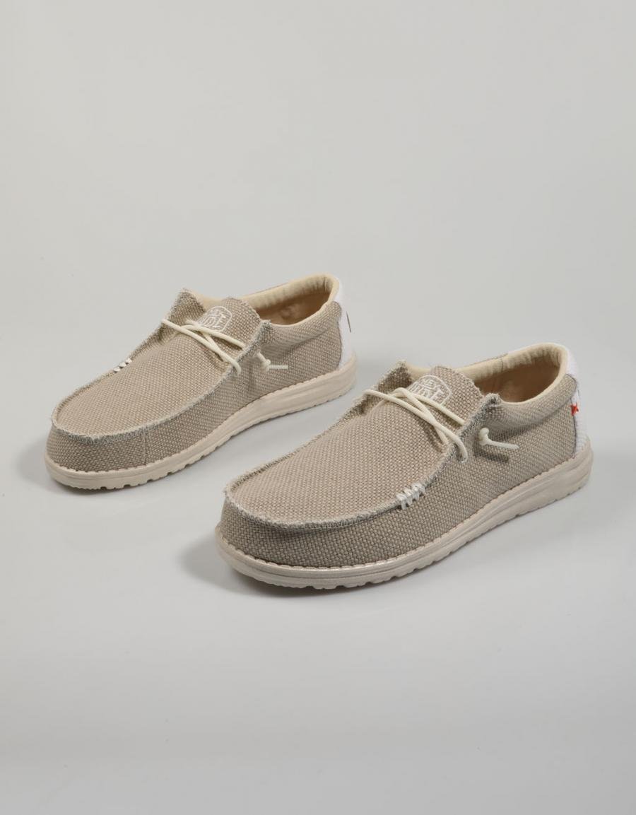 ZAPATOS SPORT DUDE WALLY en color Beige