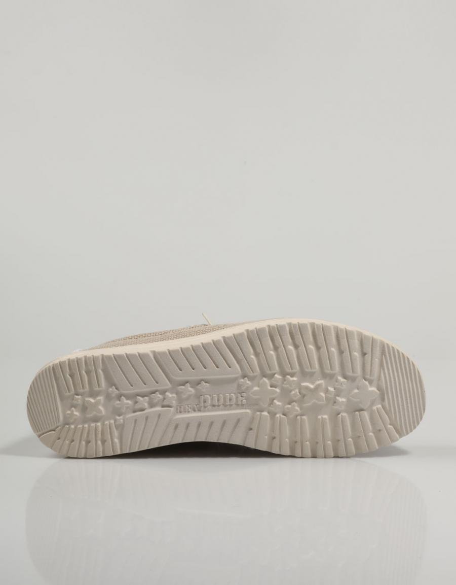 ZAPATOS SPORT DUDE WALLY en color Beige