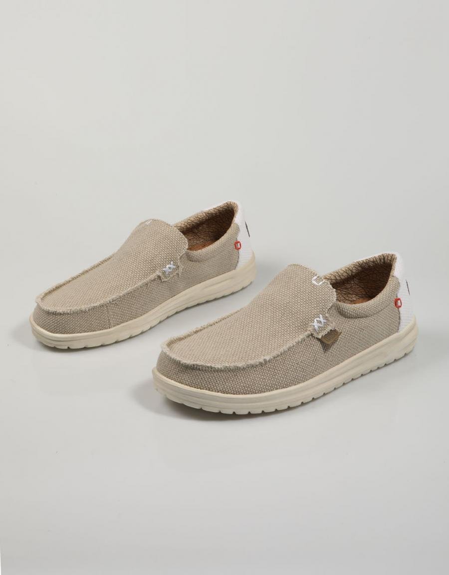 ZAPATOS SPORT DUDE MIKKA en color Beige