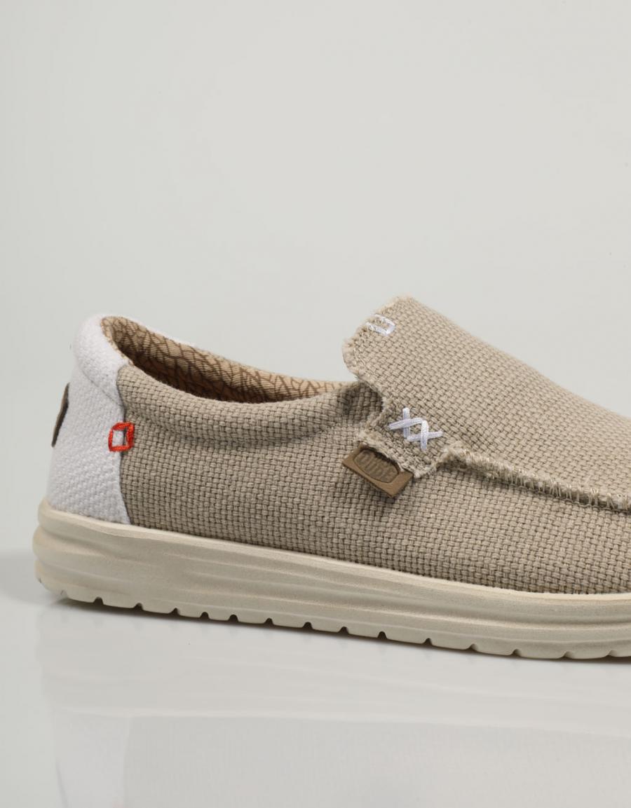 ZAPATOS SPORT DUDE MIKKA en color Beige