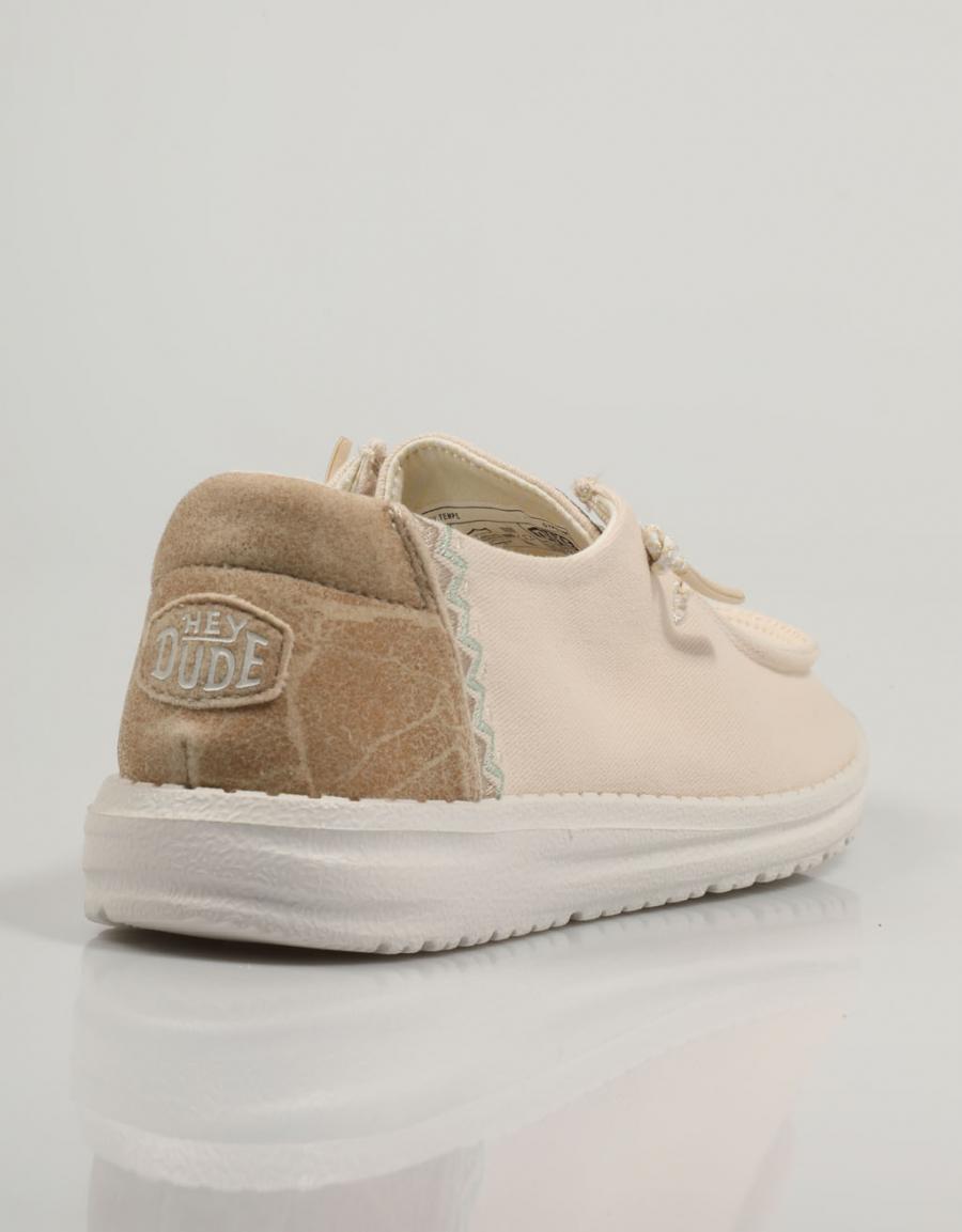 ZAPATOS SPORT DUDE WENDY en color Hielo