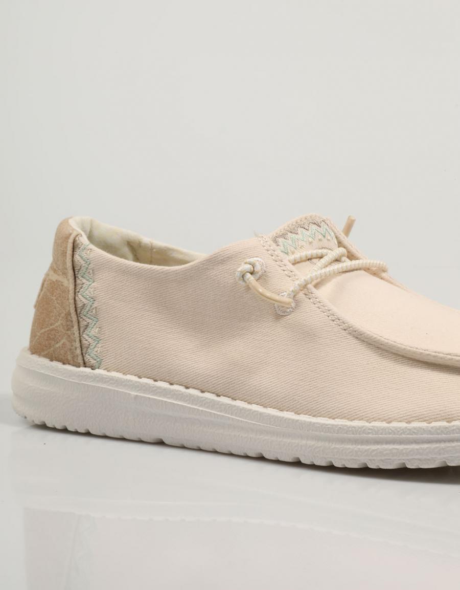 ZAPATOS SPORT DUDE WENDY en color Hielo