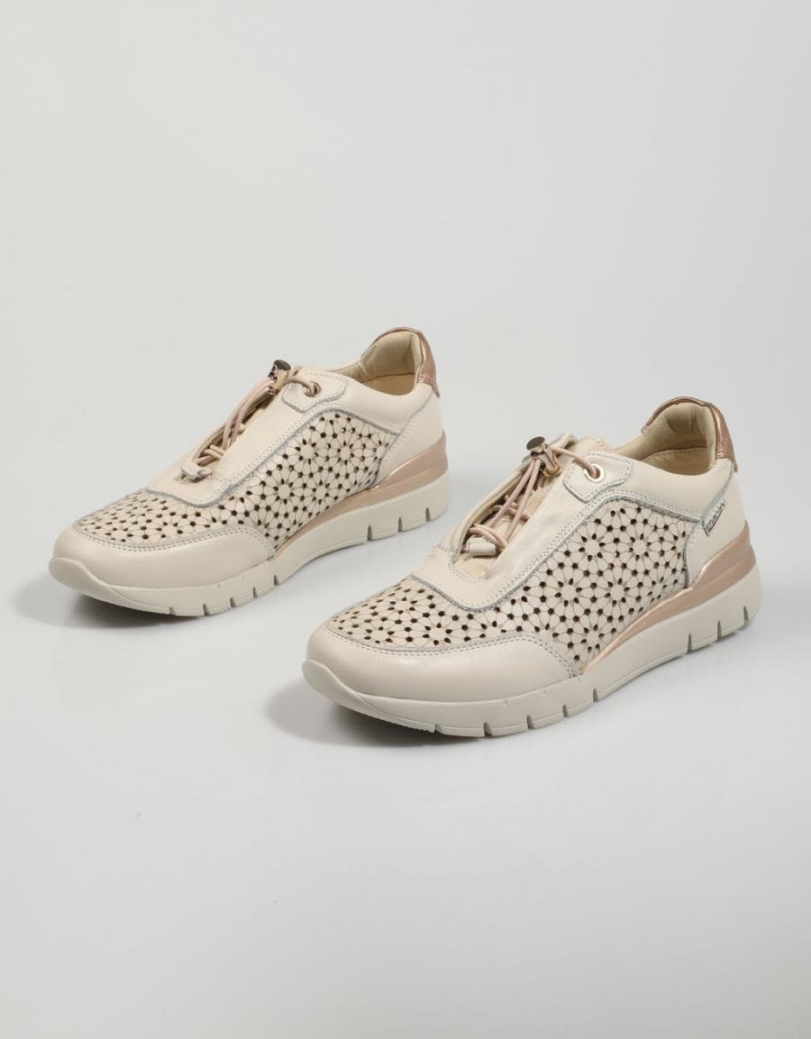 ZAPATILLAS PIKOLINOS CANTABRIA en color Hielo