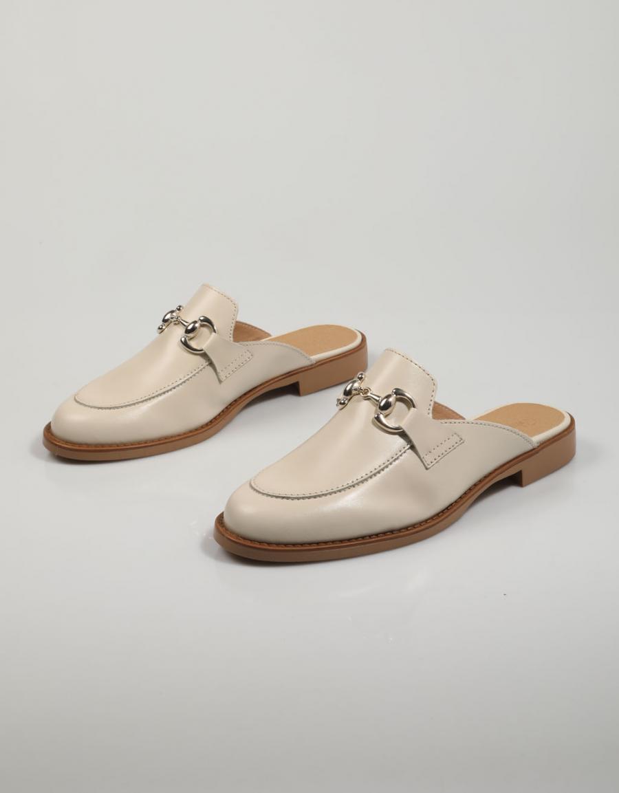 ZAPATOS VESTIR REBECCA HOPE 1180 en color Hielo