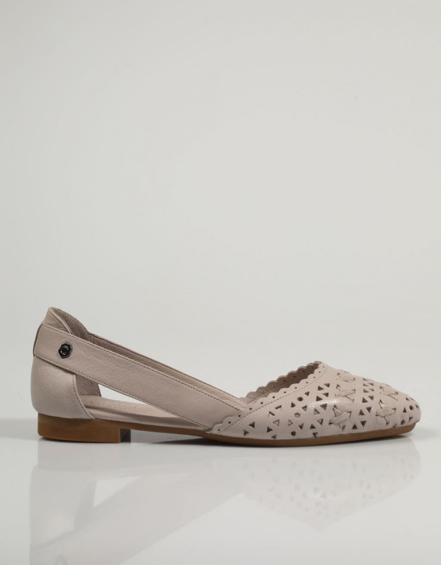 ZAPATOS SPORT CARMELA 166072 en color Hielo