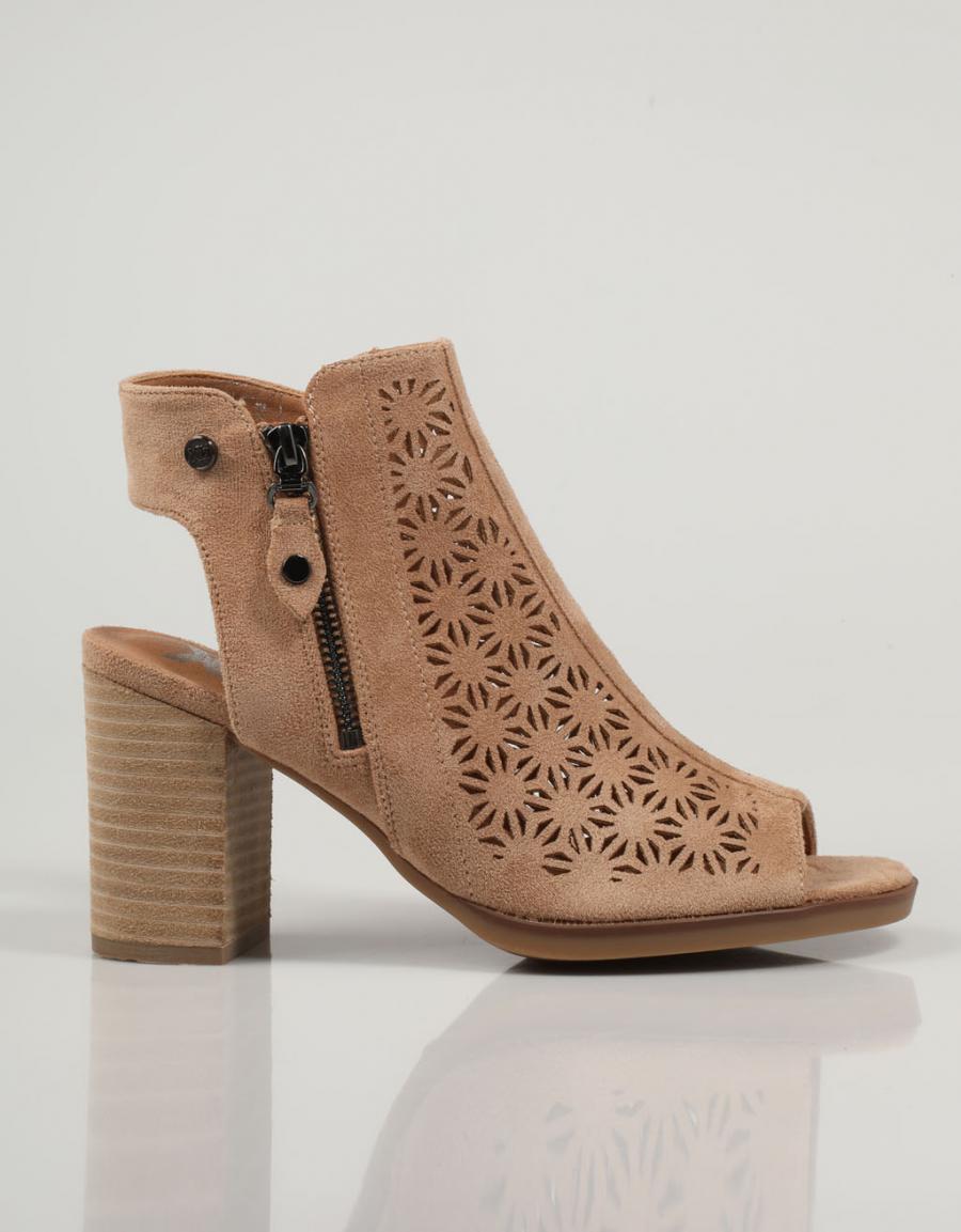 SANDALIAS XTI 141100 en color Cuero