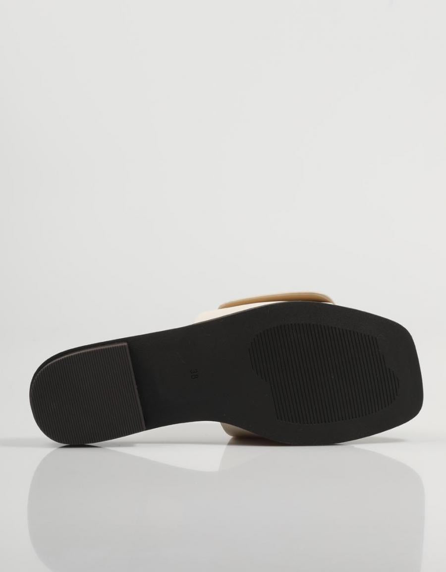SANDALIAS NOA HARMON COVA en color Hielo