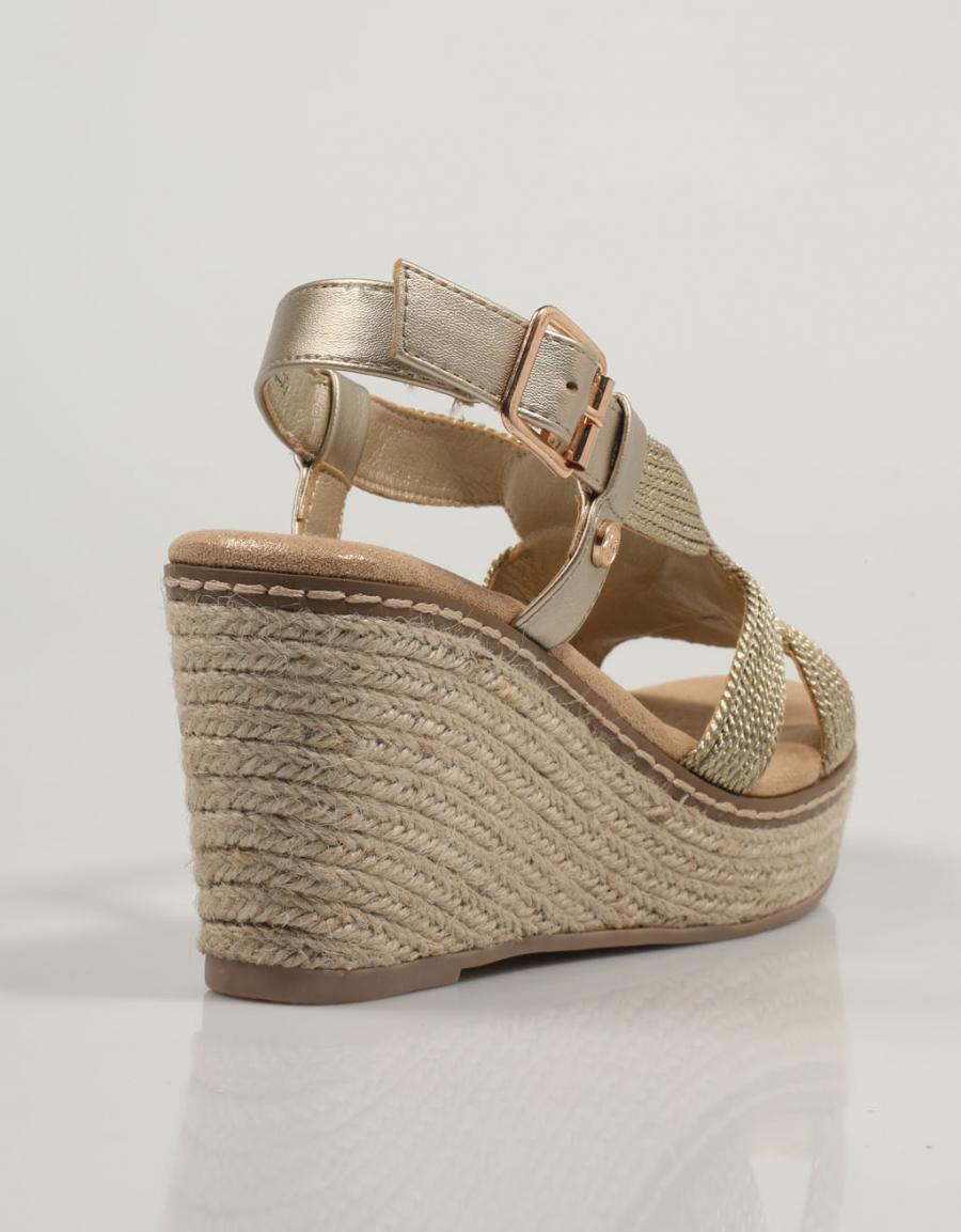 SANDALIAS XTI 141441 en color Platino