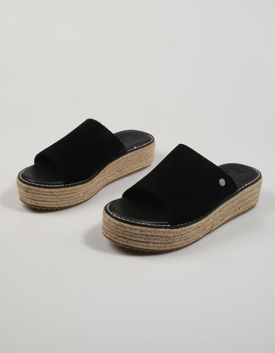 SANDALIAS XTI 141253 en color Negro