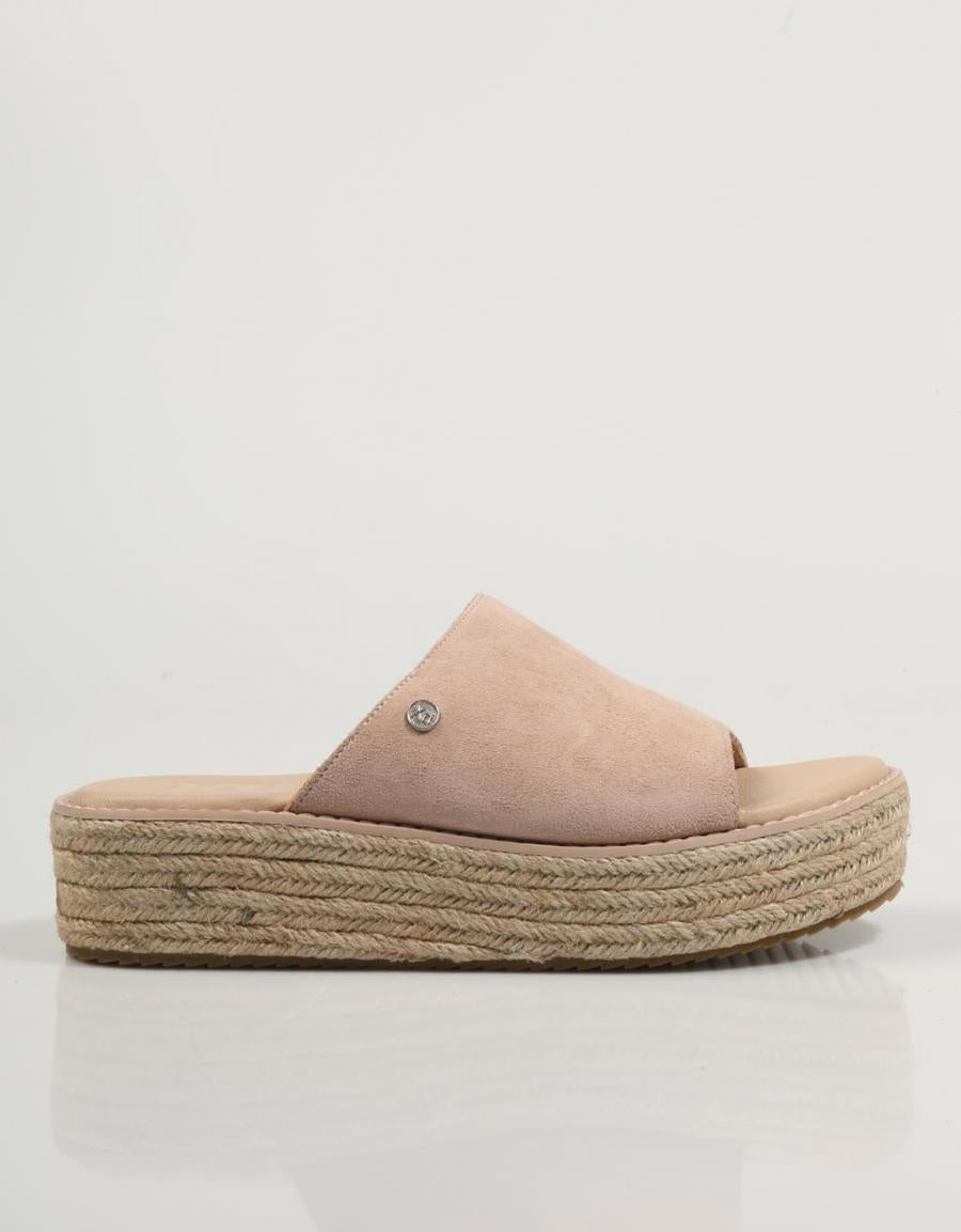 SANDALIAS XTI 141253 en color Beige