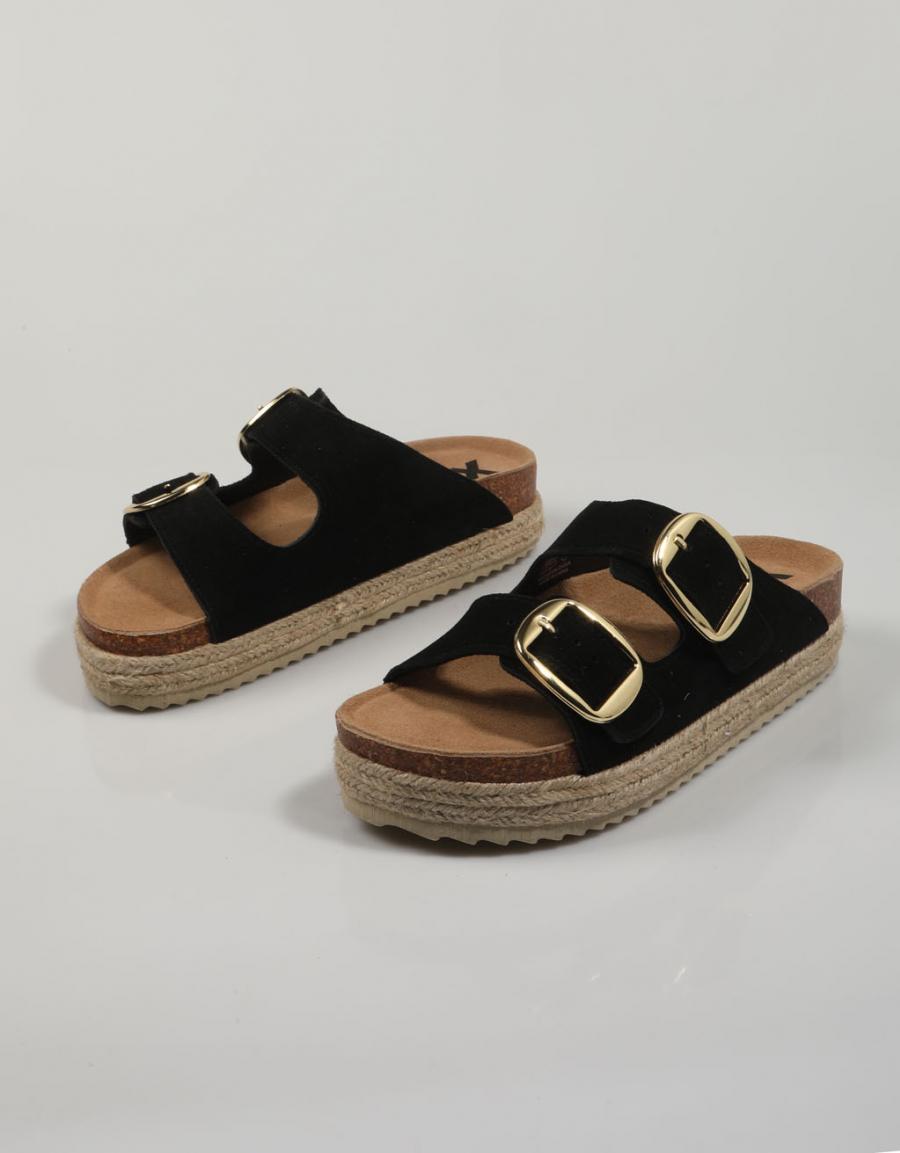 SANDALIAS XTI 141269 en color Negro