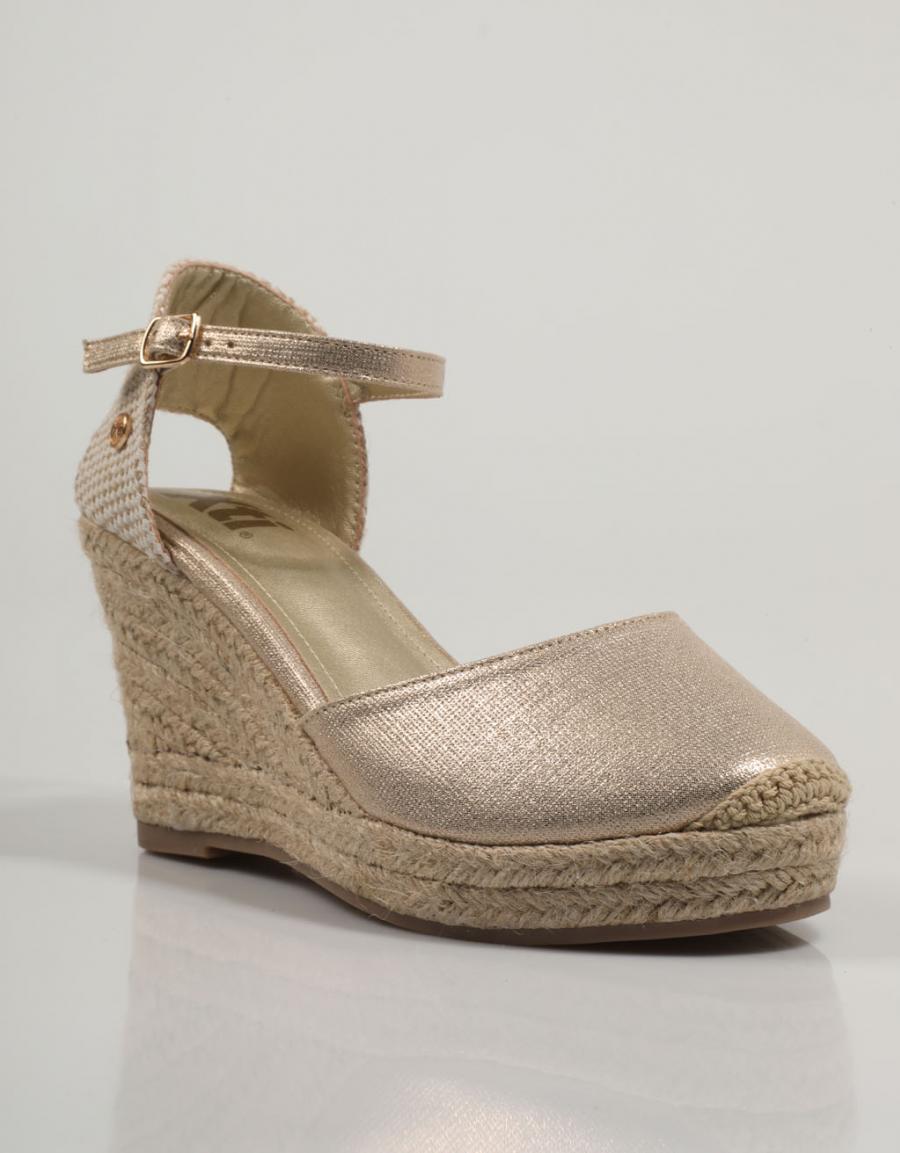 SANDALIAS XTI 141143 en color Platino