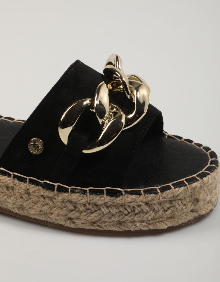 SANDALIAS XTI 141403 en color Negro