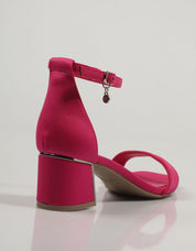 SANDALIAS XTI 140937 en color Fuxia
