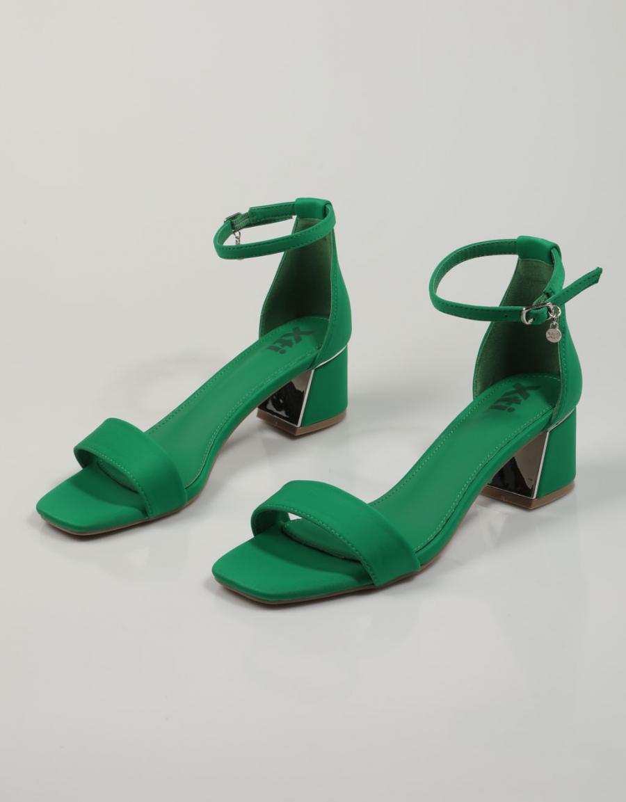 SANDALIAS XTI 140937 en color Verde