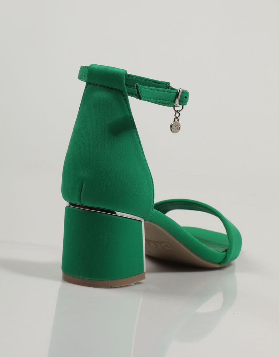 SANDALIAS XTI 140937 en color Verde