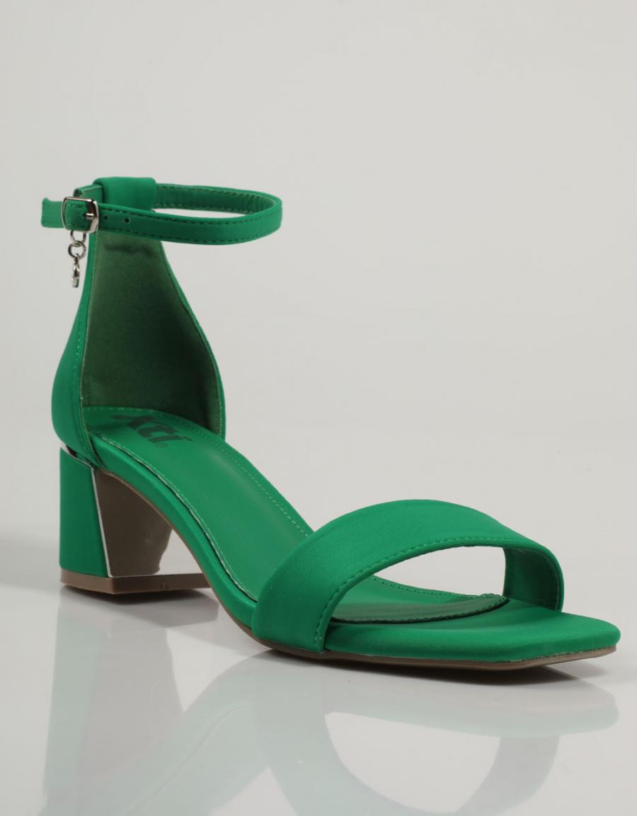 SANDALIAS XTI 140937 en color Verde